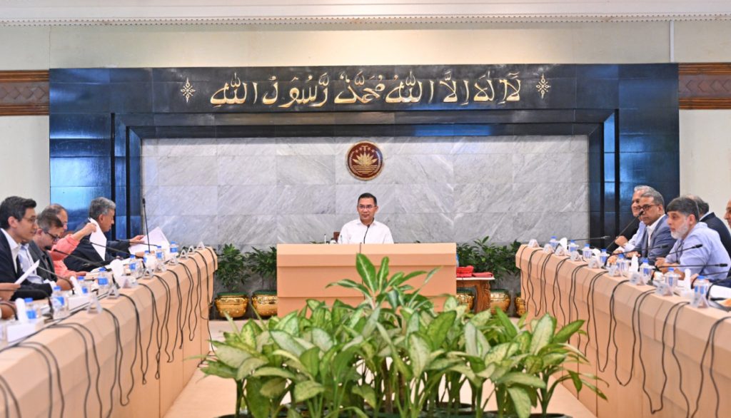 বিনিয়োগে বাধা দূর করতে ব্যবসায়ীদের সঙ্গে প্রধানমন্ত্রীর বৈঠক