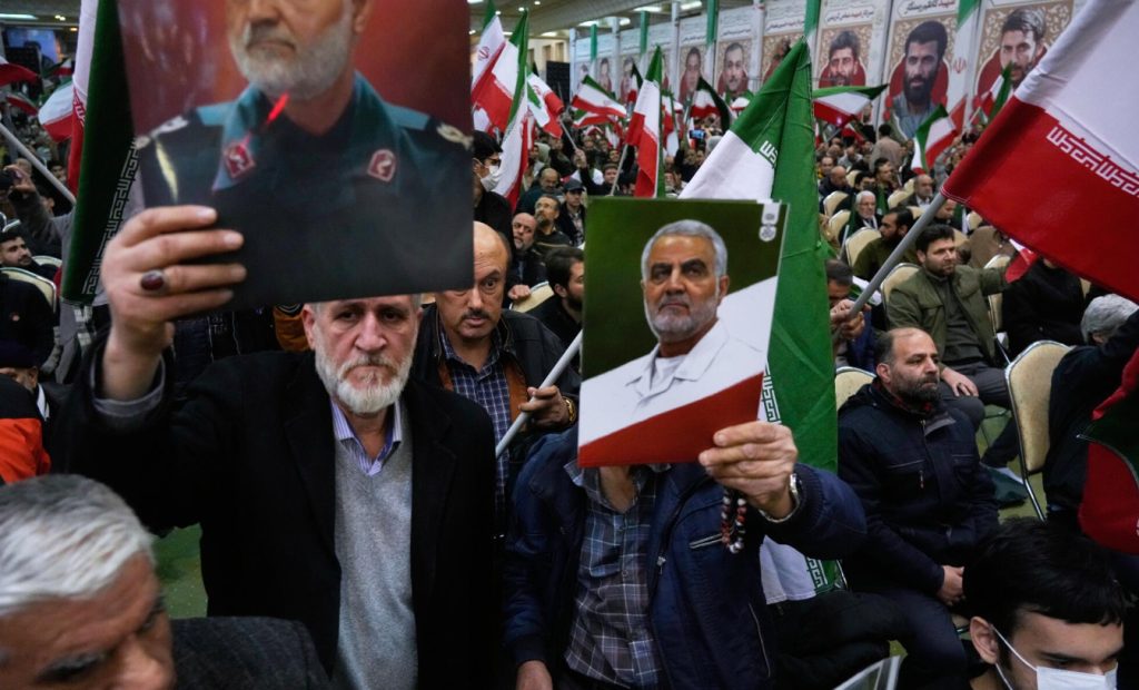 শর্তসাপেক্ষে যুদ্ধবিরতিতে সম্মত আমেরিকা-ইরান; কমতে শুরু করেছে তেলের দাম