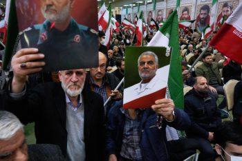 শর্তসাপেক্ষে যুদ্ধবিরতিতে সম্মত আমেরিকা-ইরান; কমতে শুরু করেছে তেলের দাম