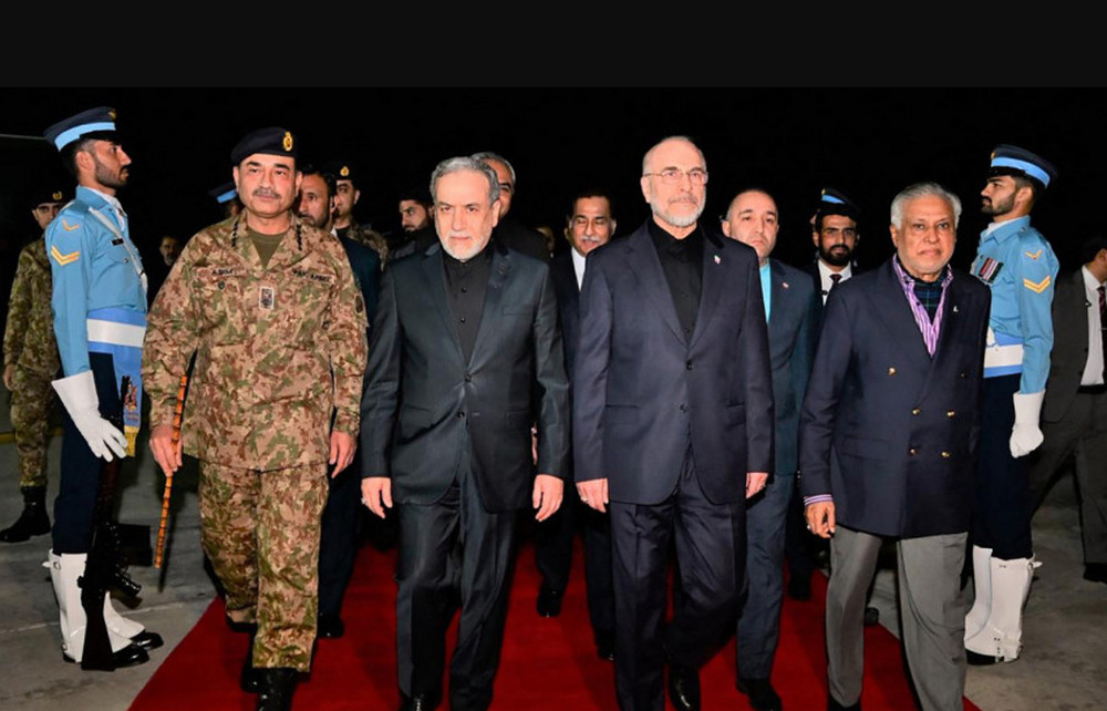 ইসলামাবাদে ইরানের প্রতিনিধিদল; যোগ দিচ্ছেন মার্কিন ভাইস প্রেসিডেন্ট