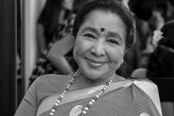 বিদায় নিলেন উপমহাদেশের কিংবদন্তি গায়িকা আশা ভোঁসলে