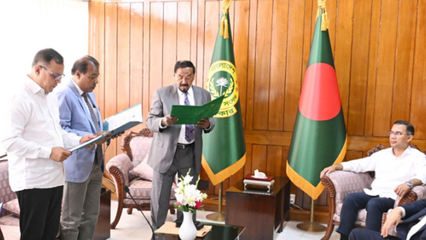 প্রধানমন্ত্রীর উপস্থিতিতে নবনির্বাচিত দুই এমপির শপথ গ্রহণ