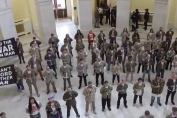 ইরান যুদ্ধের প্রতিবাদ করায় আমেরিকার ৬০ সাবেক সেনা গ্রেপ্তার