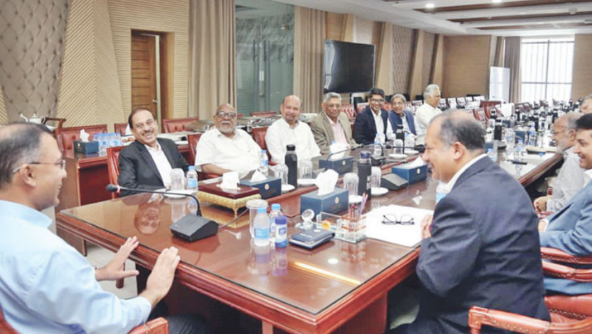 পত্রিকার সম্পাদকদের সাথে প্রতি ৩ মাসে একবার বসবেন প্রধানমন্ত্রী