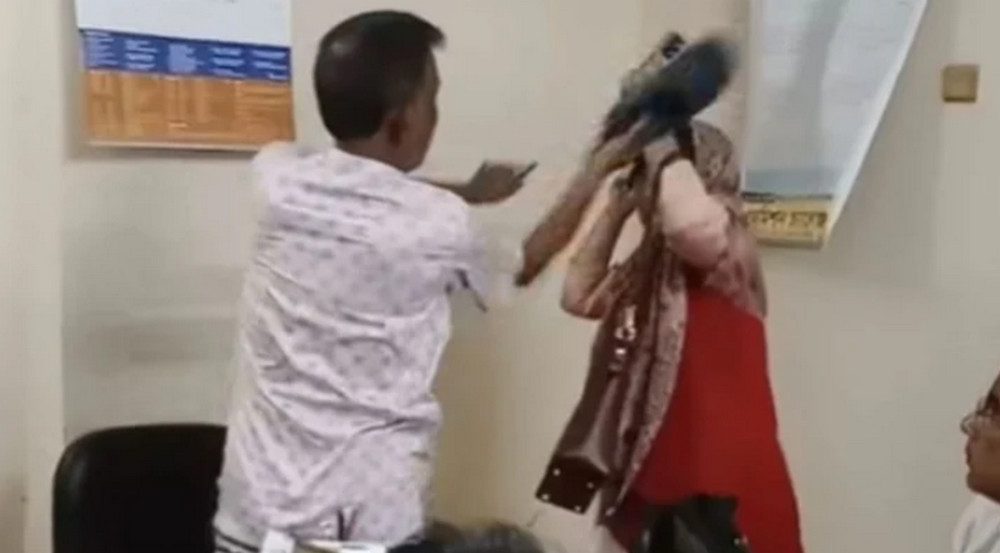 কলেজে ঢুকে শিক্ষিকাকে জুতাপেটার ঘটনায় বহিষ্কার সেই বিএনপি নেতা