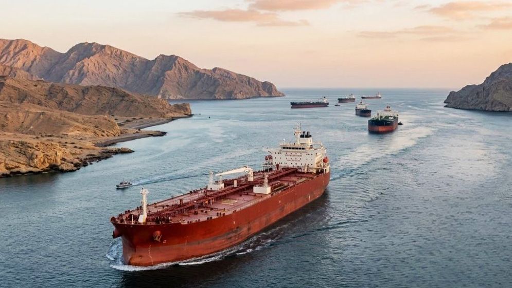 লেবাননে ইসরায়েলের আক্রমণ, ফের বন্ধ হরমুজ প্রণালি