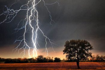 গাইবান্ধায় বজ্রপাতে প্রাণ হারালেন তিনজন