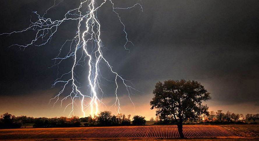 গাইবান্ধায় বজ্রপাতে প্রাণ হারালেন তিনজন