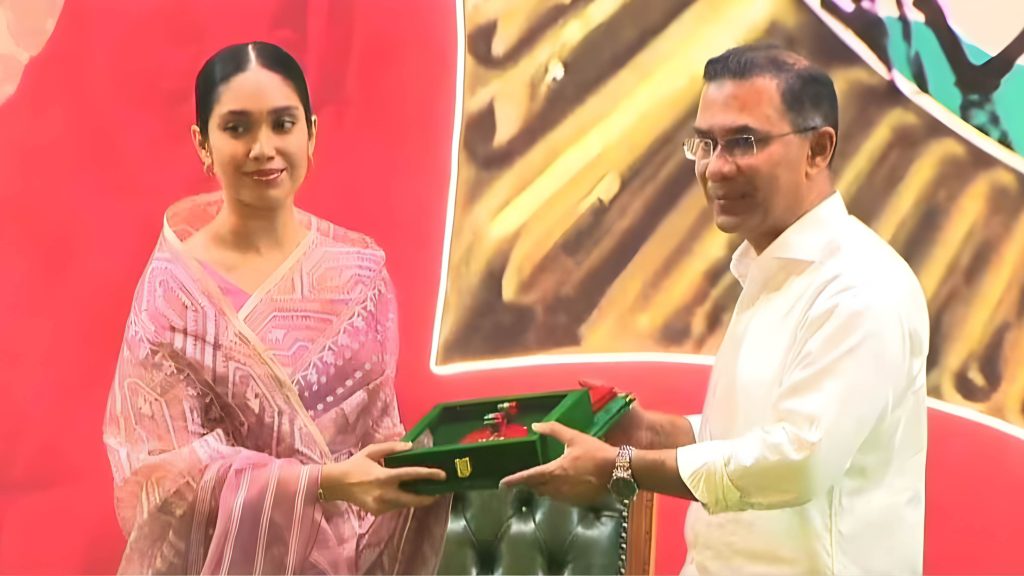 খালেদা জিয়ার পক্ষে স্বাধীনতা পুরস্কার গ্রহণ করলেন জাইমা রহমান