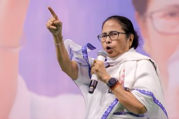 মানুষদের কুরআন ছুঁইয়ে বিজেপিকে ভোট দিতে বলা হচ্ছে: মমতা