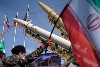 ‘হাতের আঙুল এখনো ট্রিগারে’: যুদ্ধবিরতি নিয়ে ইরানের হুঁশিয়ারি