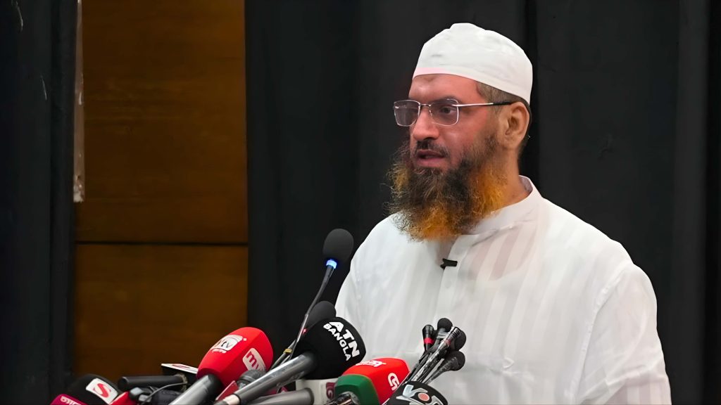 সরকারকে শেখ হাসিনার ভূতে ধরেছে : মাওলানা মামুনুল হক