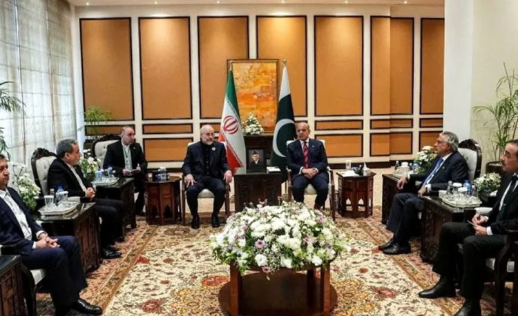 সৌদি আরব, কাতার ও তুরস্ক সফরে যাচ্ছেন পাকিস্তানের প্রধানমন্ত্রী