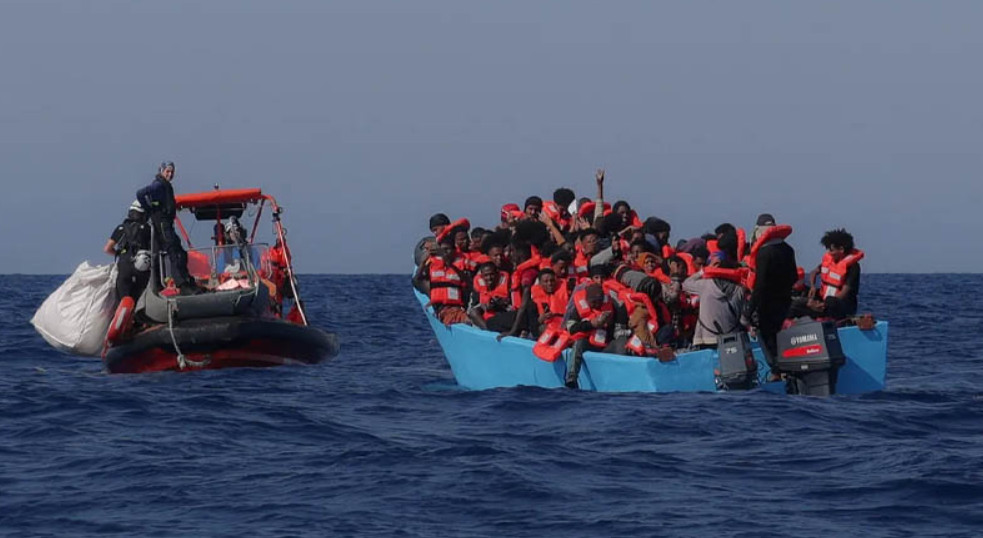 ইতালির উপকূলে অভিবাসীবাহী নৌকাডুবি, নিখোঁজ অন্তত ৭১