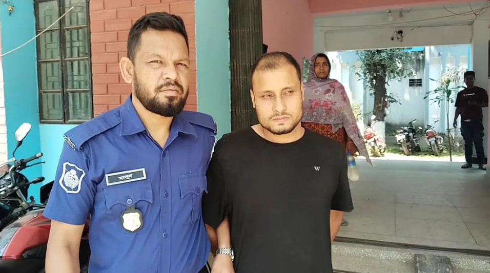 স্বরাষ্ট্রমন্ত্রীসহ ৪ জনকে নিয়ে আপত্তিকর ছবি পোস্ট করায় যুবক গ্রেপ্তার