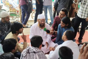 রাজু ভাস্কর্যে অনশনরত শিক্ষার্থীদের প্রতি সংহতি জানালেন মাওলানা মামুনুল হক