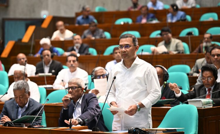 প্রাথমিক শিক্ষার্থীদের বিনামূল্যে স্কুল ড্রেস বিতরণের ঘোষণা প্রধানমন্ত্রীর