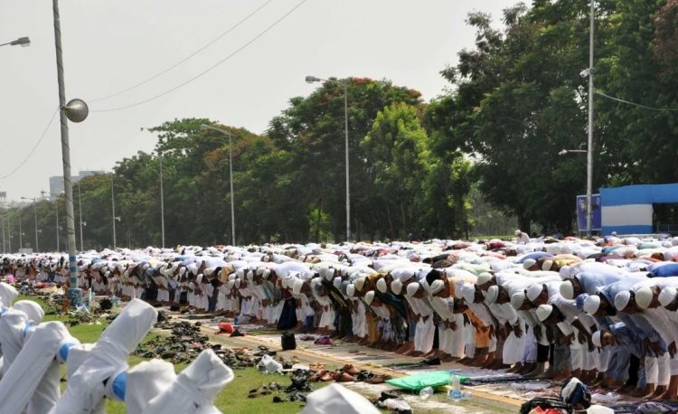 পশ্চিমবঙ্গের ঐতিহাসিক রেড রোডে এবার হলো না ঈদের জামাত