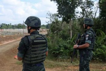 পুলিশ দেখে পালানোর চেষ্টা; মালয়েশিয়ায় ৯ বাংলাদেশি আটক