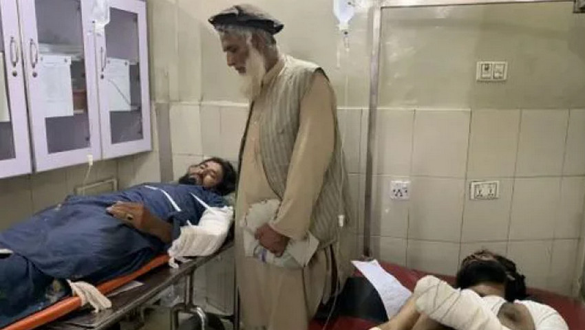 আফগানিস্তানে শরণার্থী বহনকারী ট্রাক উল্টে নিহত ২২
