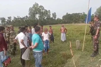 সীমান্তে বিজিবির কড়া প্রতিবাদে বিএসএফের খুঁটি অপসারণ