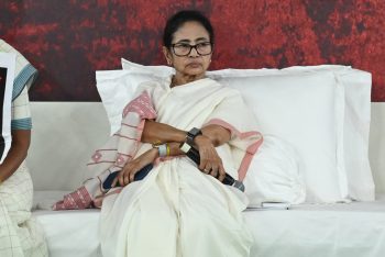 বিপর্যয়ের পর শক্তিশালী রাজনৈতিক মঞ্চ গঠনের ডাক মমতার