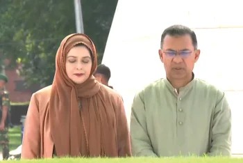 বাবা-মায়ের কবর জিয়ারত করলেন প্রধানমন্ত্রী