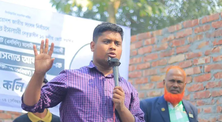 চট্টগ্রামে প্রতিটি দেয়ালে জুলাইয়ের গ্রাফিতি হোক: হাসনাত আবদুল্লাহ