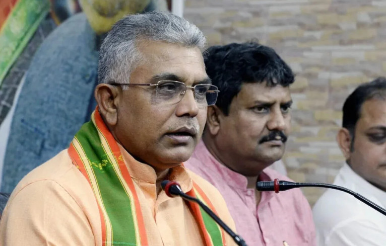 উনারা কোন হরি-দাস-পাল, যে উনাদের জন্য রাস্তা আটকাতে হবে : মুসলিমদের উদ্দেশ্য করে বিজেপির মন্ত্রী
