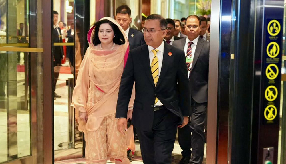 দালিয়ান থেকে বেইজিংয়ের উদ্দেশে প্রধানমন্ত্রী