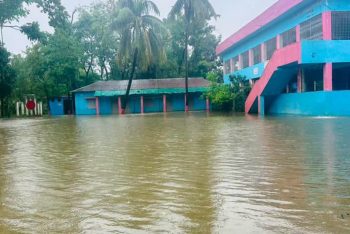 কক্সবাজারে লাখ লাখ মানুষ পানিবন্দি, ২২ জনের মৃত্যু