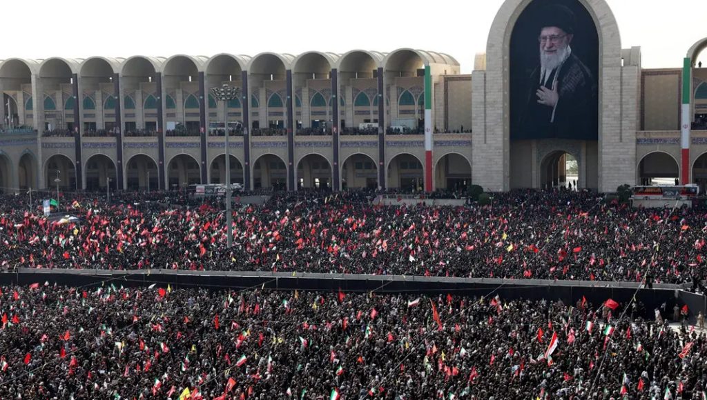 খামেনির প্রথম জানাজা আজ, কানায় কানায় পরিপূর্ণ চত্বর