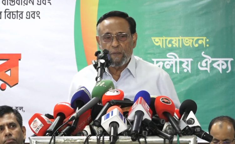 তারেক রহমানকে ঢাকার বাইরে রাত্রিযাপন না করার পরামর্শ অলি আহমদের