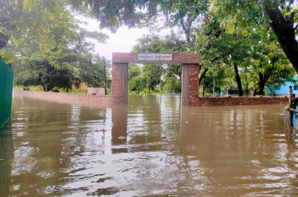 চট্টগ্রামে সাড়ে ৪ লাখ মানুষ পানিবন্দি