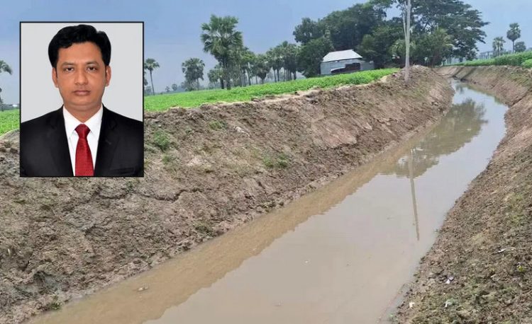 খাল খনন শেষে বাঁচল ৭৩ লাখ টাকা, সরকারি কোষাগারে ফেরত দিলেন ইউএনও