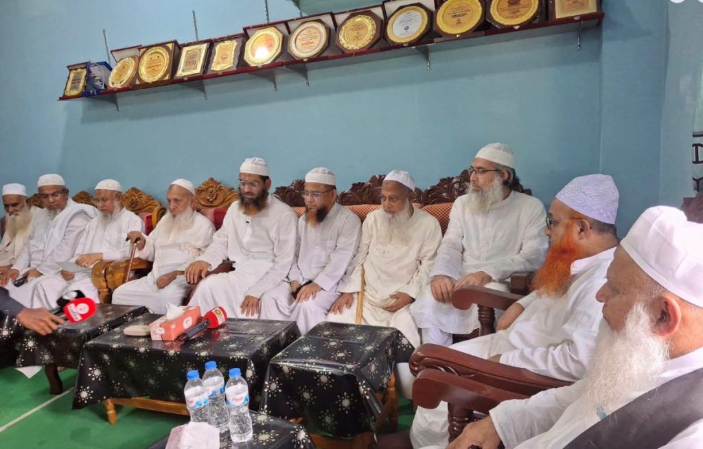হেফাজত আমীরের ডাকে বৈঠক; ঐক্যবদ্ধভাবে পথ চলতে চায় কওমী ঘরানার ৭ ইসলামি দল