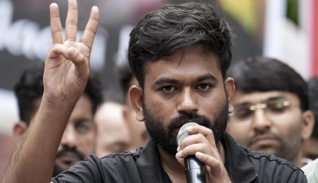 টাইফয়েডে আক্রান্ত ককরোচ পার্টির প্রতিষ্ঠাতা; আন্দোলন চালিয়ে যাওয়ার ঘোষণা