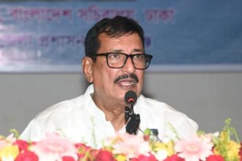 ১৮ বছরের কম বয়সিরা যেন মোবাইল ফোন ব্যবহার করতে না পারে:ভূমিমন্ত্রী