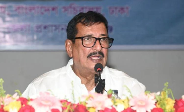 ১৮ বছরের কম বয়সিরা যেন মোবাইল ফোন ব্যবহার করতে না পারে:ভূমিমন্ত্রী