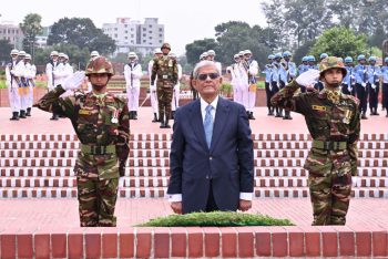 জাতীয় স্মৃতিসৌধে শ্রদ্ধা জানালেন রাষ্ট্রপতি মির্জা ফখরুল ইসলাম