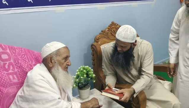 হেফাজত আমীরের সাথে সাক্ষাৎ করে ধর্ম প্রতিমন্ত্রী বললেন আমি মাযহাব বিরোধী নই