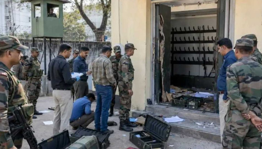 ভারতীয় সেনাঘাঁটি থেকে ৫ রাইফেলসহ বিপুল অস্ত্র ও গোলাবারুদ চুরি