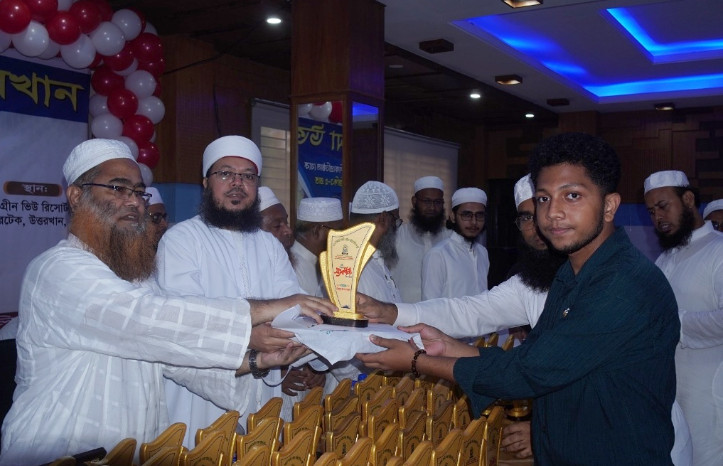 জিপিএ-৫ প্রাপ্ত শতাধিক কৃতি শিক্ষার্থীকে ইত্তেহাদুল উলামা উত্তরখানের সংবর্ধনা