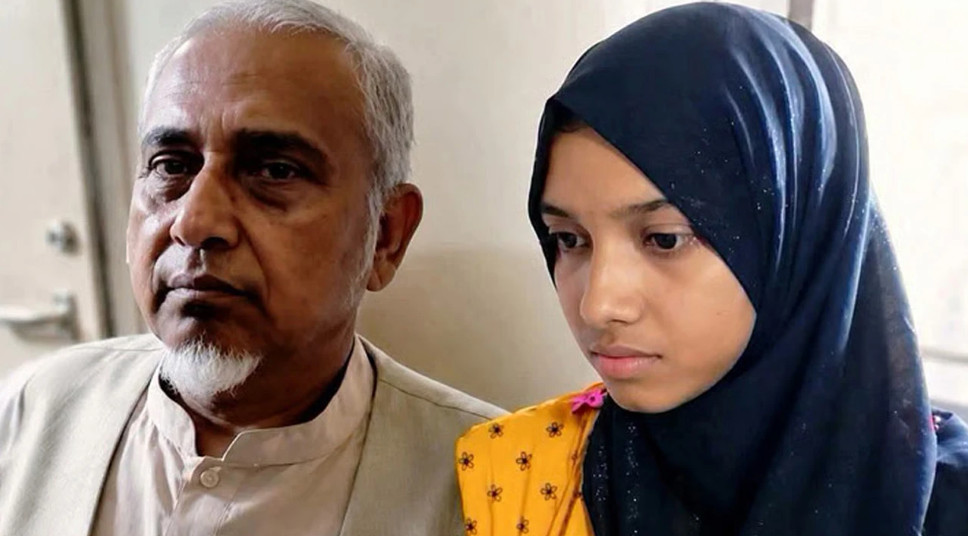সরকারি বাসা থেকে এমপি নজরুলের দ্বিতীয় স্ত্রীর ঝুলন্ত মরদেহ উদ্ধার