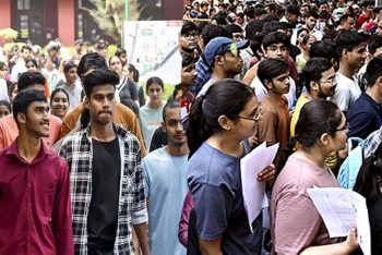 ভারতে নতুন নীতি: আন্দোলনে জড়িতরা পাবেন না সরকারি চাকরি!