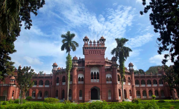 নেকাব পরা ছাত্রীকে ‘মৌলবাদী-সন্ত্রাসী’ বলার অভিযোগ ঢাবি শিক্ষকের বিরুদ্ধে