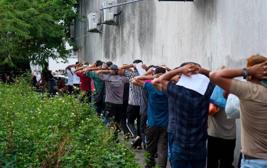 মালয়েশিয়ায় গত দেড় বছরে আটক ১ লাখ ৫৯ হাজার অবৈধ অভিবাসী