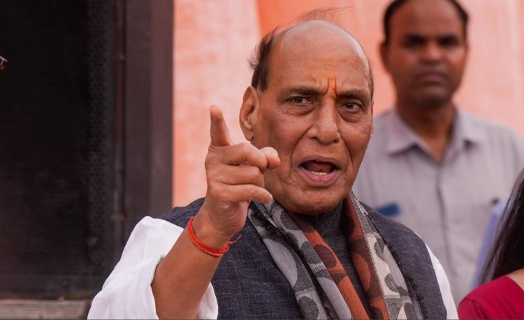 বাংলাদেশের মতো ক্ষমতা পাল্টাতে চায় বিরোধীরা: ভারতের প্রতিরক্ষামন্ত্রী